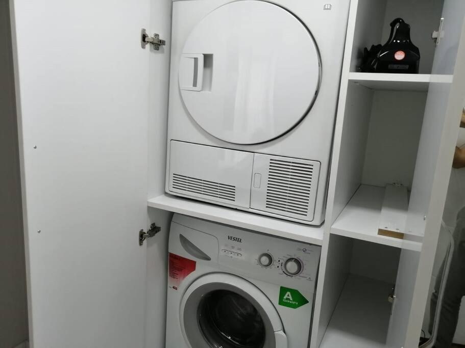 Şişli Apartment, 2 bedrooms, 250 m metro, New Modern Residence Istanboel Buitenkant foto